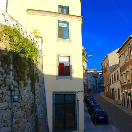 Douro Surf Hostal *